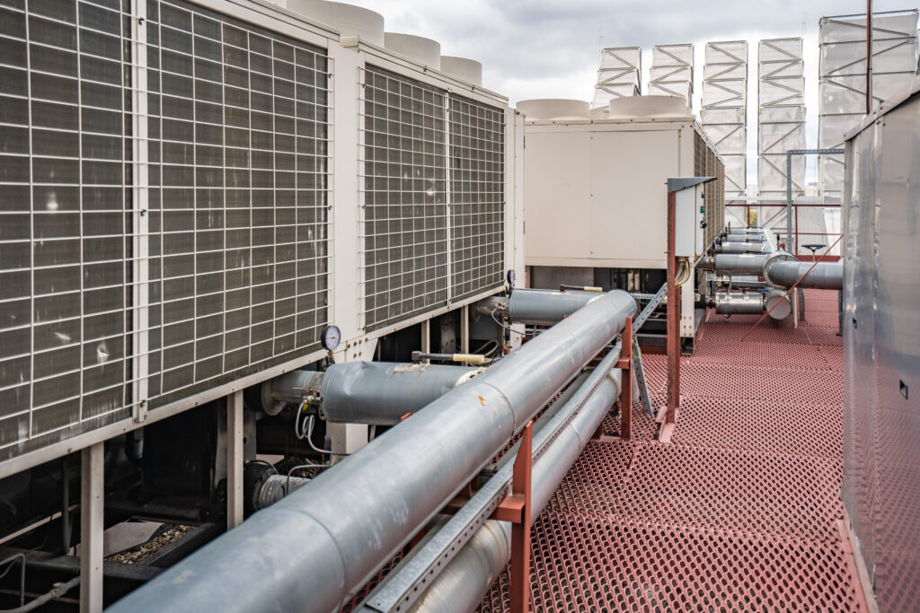 water cooled chiller Air cooled water chiller with pipework